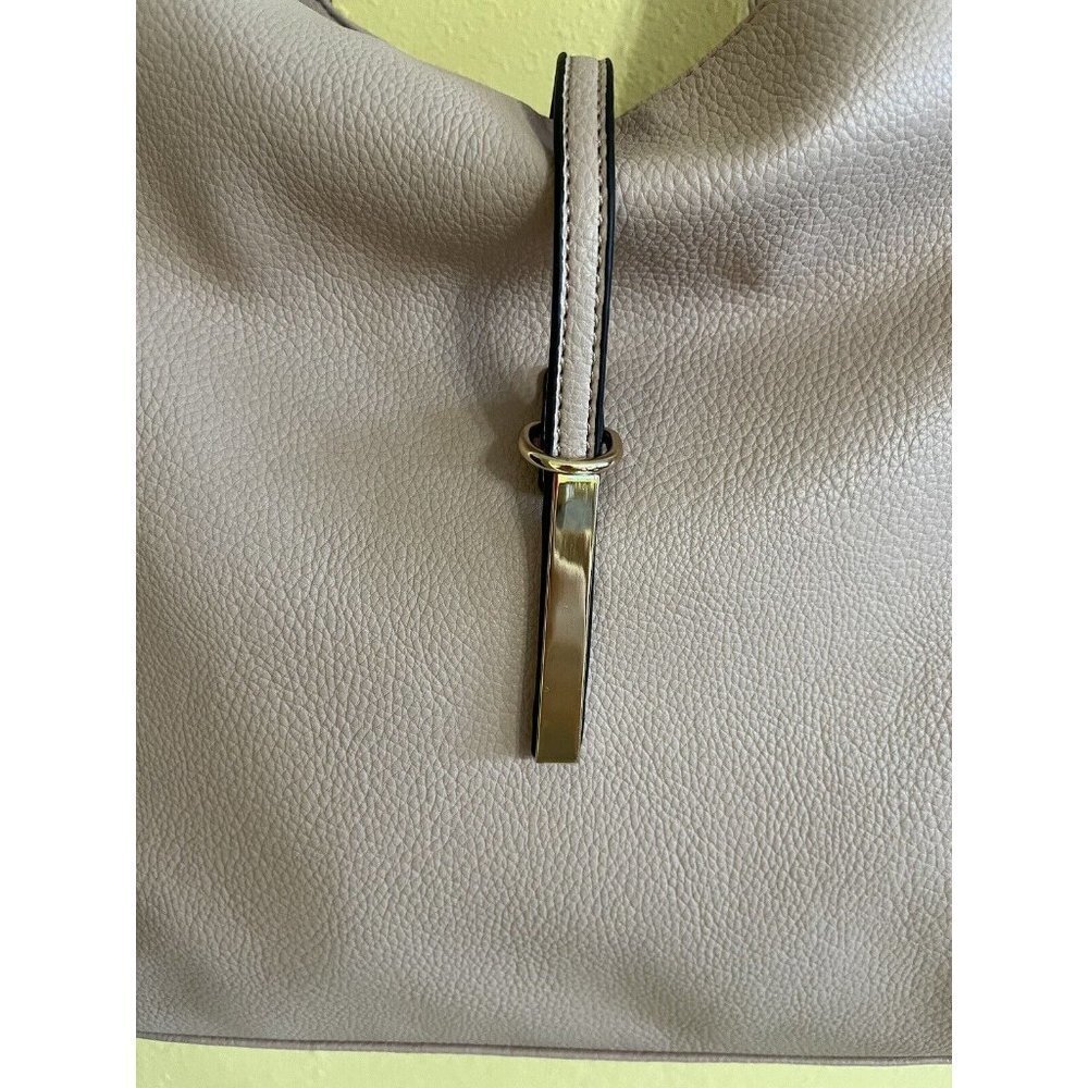 Alyssa Peta approved Soft Vegan pink shoulder bag & wristlet 2 pieces lead free - Picture 2 of 16